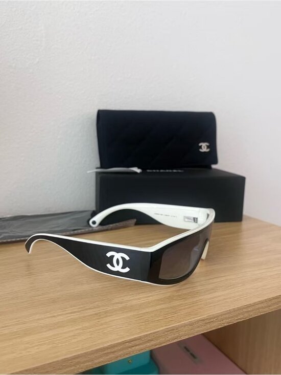 CHANEL Black White Rectangle CC Logo Wrap Sunglasses main image 7